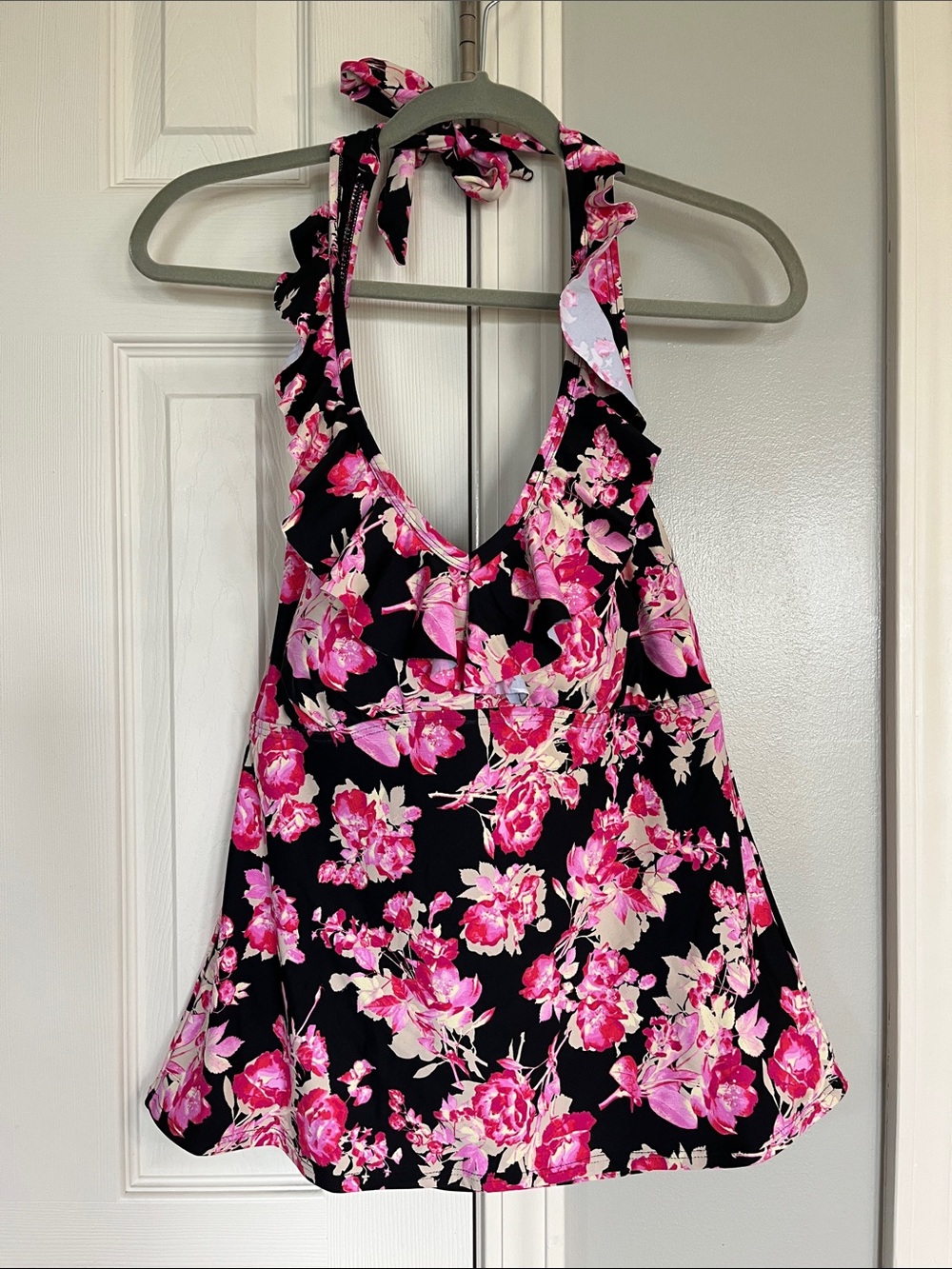 Liz Claiborne Floral pink and black Halter Tankini Top Pink Floral on Black NWT
